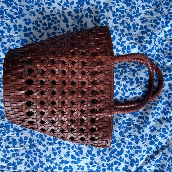 Reformation leather woven bucket handbag - Picture 2 of 4